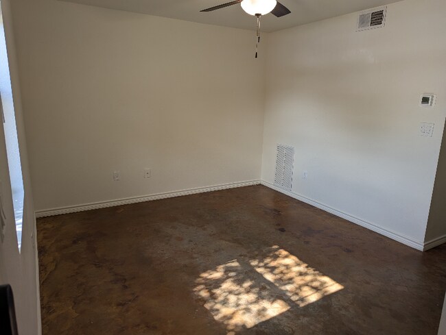 Foto del edificio - 114 Scofield Ave