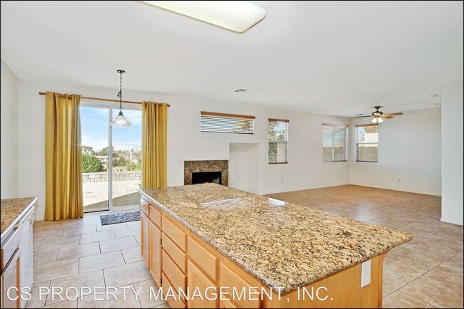 Foto del edificio - 1384 Riviera Summit Rd