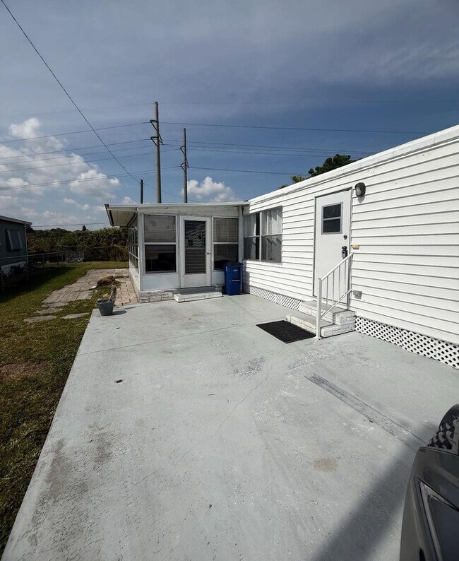 Foto del edificio - **FIRST MONTHS RENT FREE** 2 Bedroom Mobile home with Spacious yard!