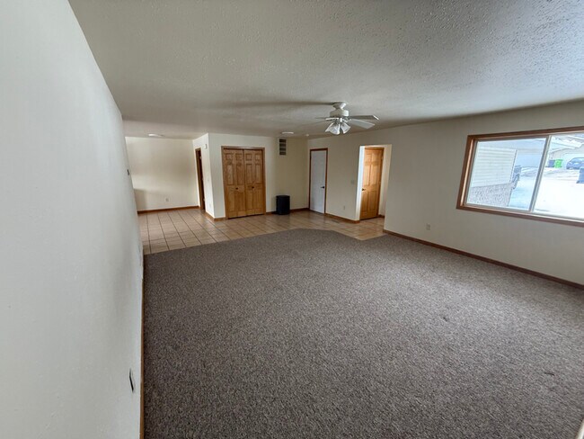 Foto del edificio - 503 W Prospect St