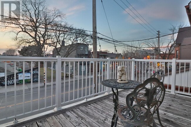 Building Photo - 803 Lansdowne Ave