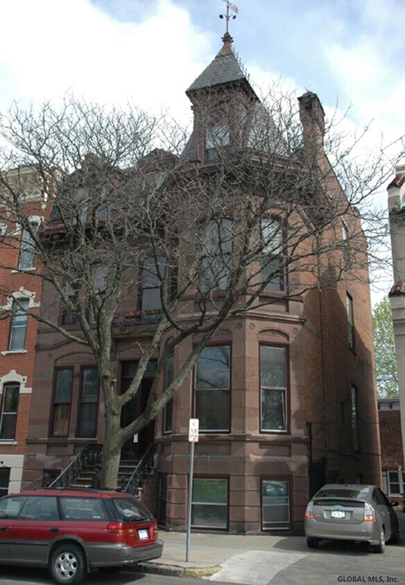 64 Willett St Unit 7, Albany, NY 12210 Apartment for Rent in Albany, NY