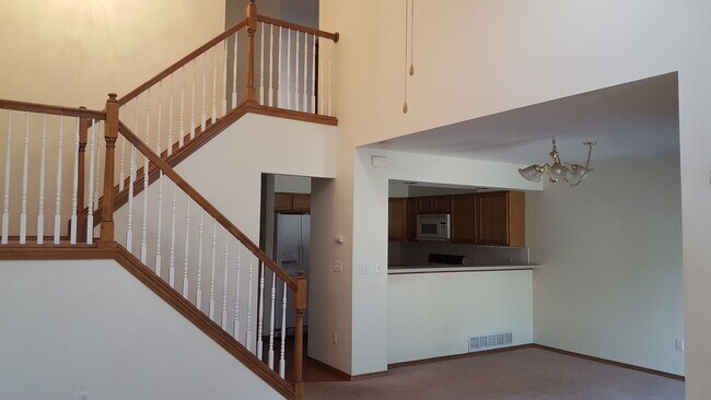 Foto del edificio - Nice 3 bedroom, 2 1/2 bath Townhome in North Colorado Springs