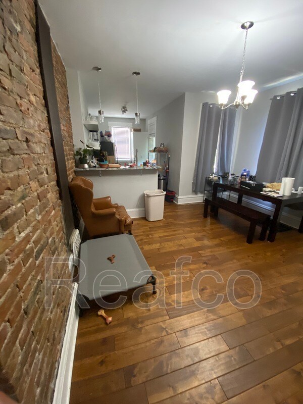 Foto del edificio - 402 E Whittier St