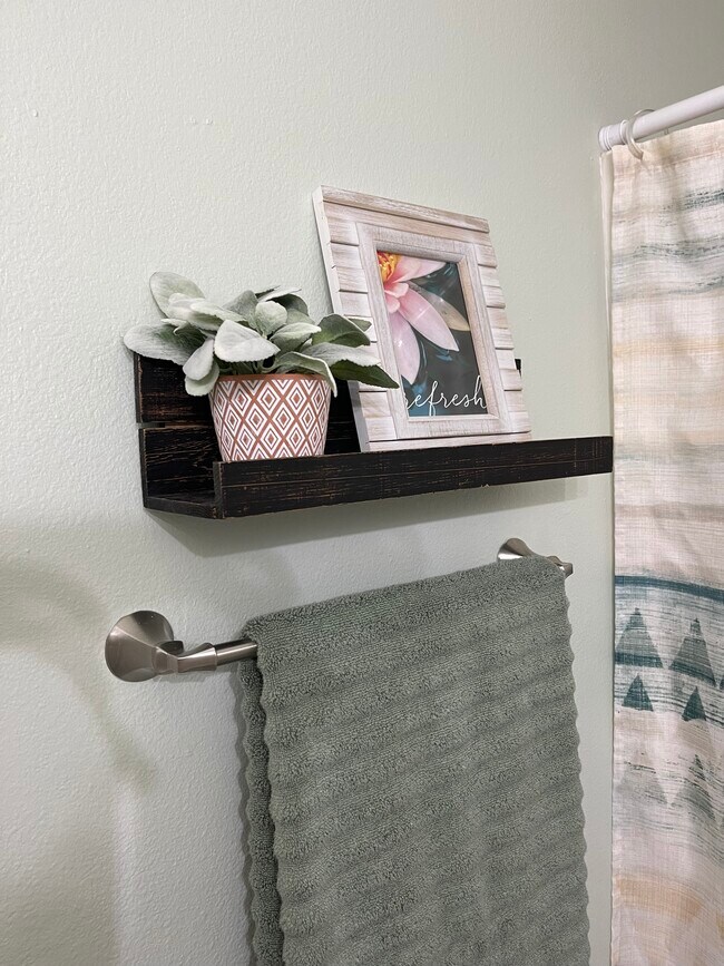 7 Oak Trl Unit Lucky Oak, Wisconsin Dells, WI 53965 Condo for Rent in