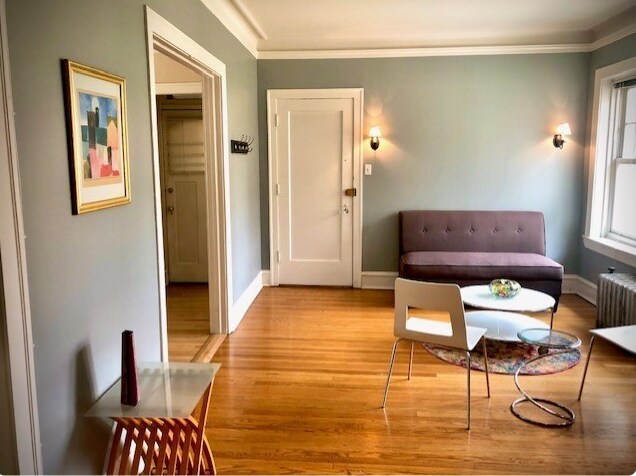 Apartment Entrance into Living Room - 548 W Brompton Ave