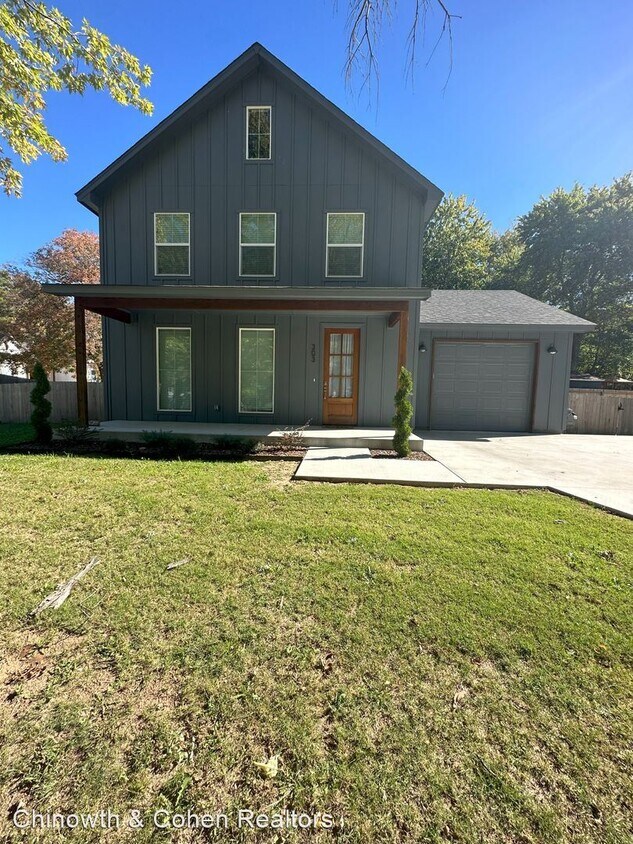 Foto principal - 3 br, 2 bath House - 303 S Atoka Ave
