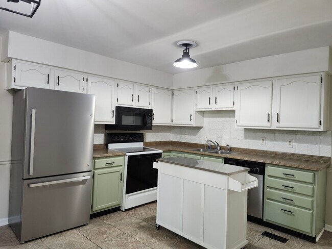 Foto del edificio - Spacious 4 bedroom 2 bath home in North HI...