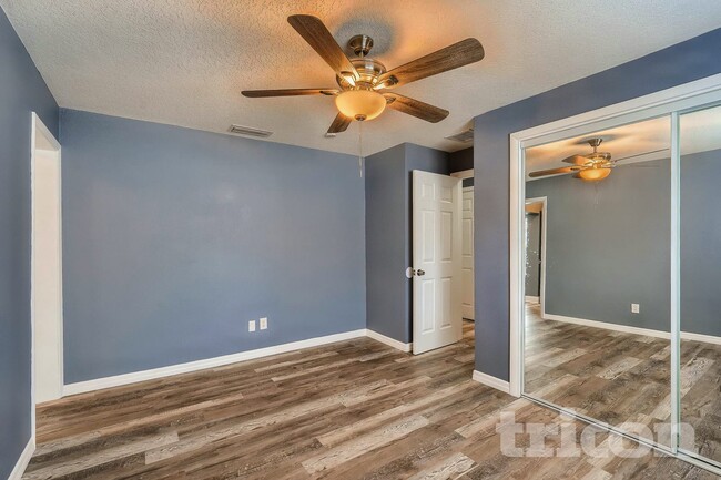 Foto del edificio - 1641 Patlin Cir N