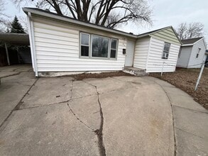 Building Photo - 813 N Kiwanis Ave