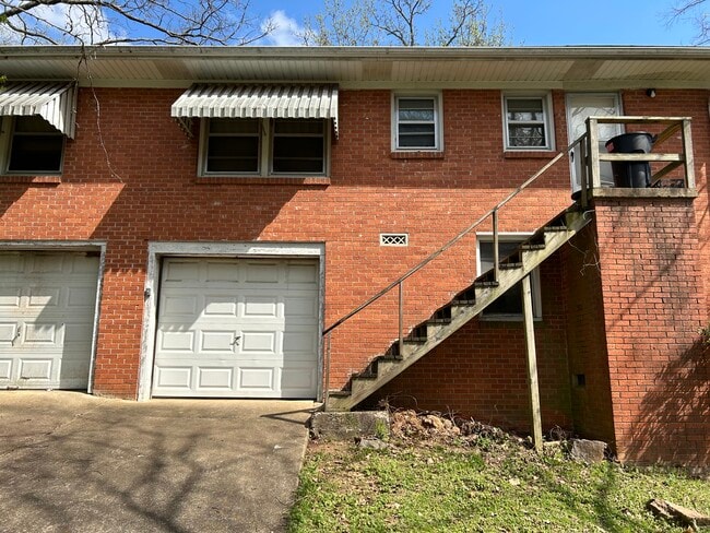 Building Photo - 2200 Blackwood Rd