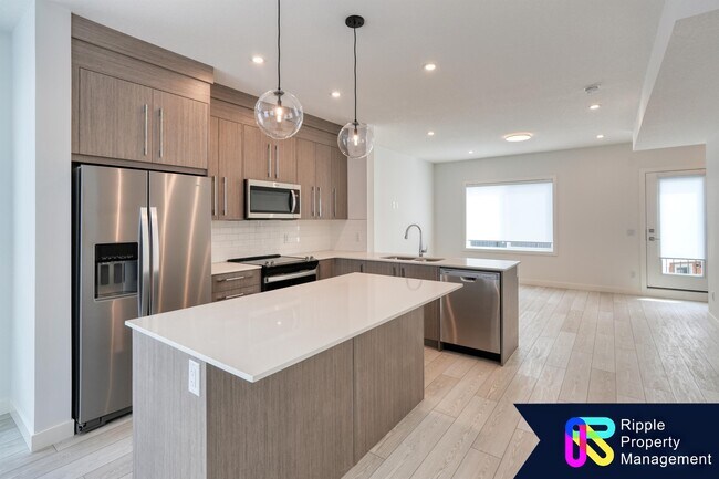 Building Photo - 280 Chelsea Rd