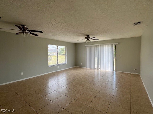 Foto del edificio - 1206 Diplomat Pkwy E