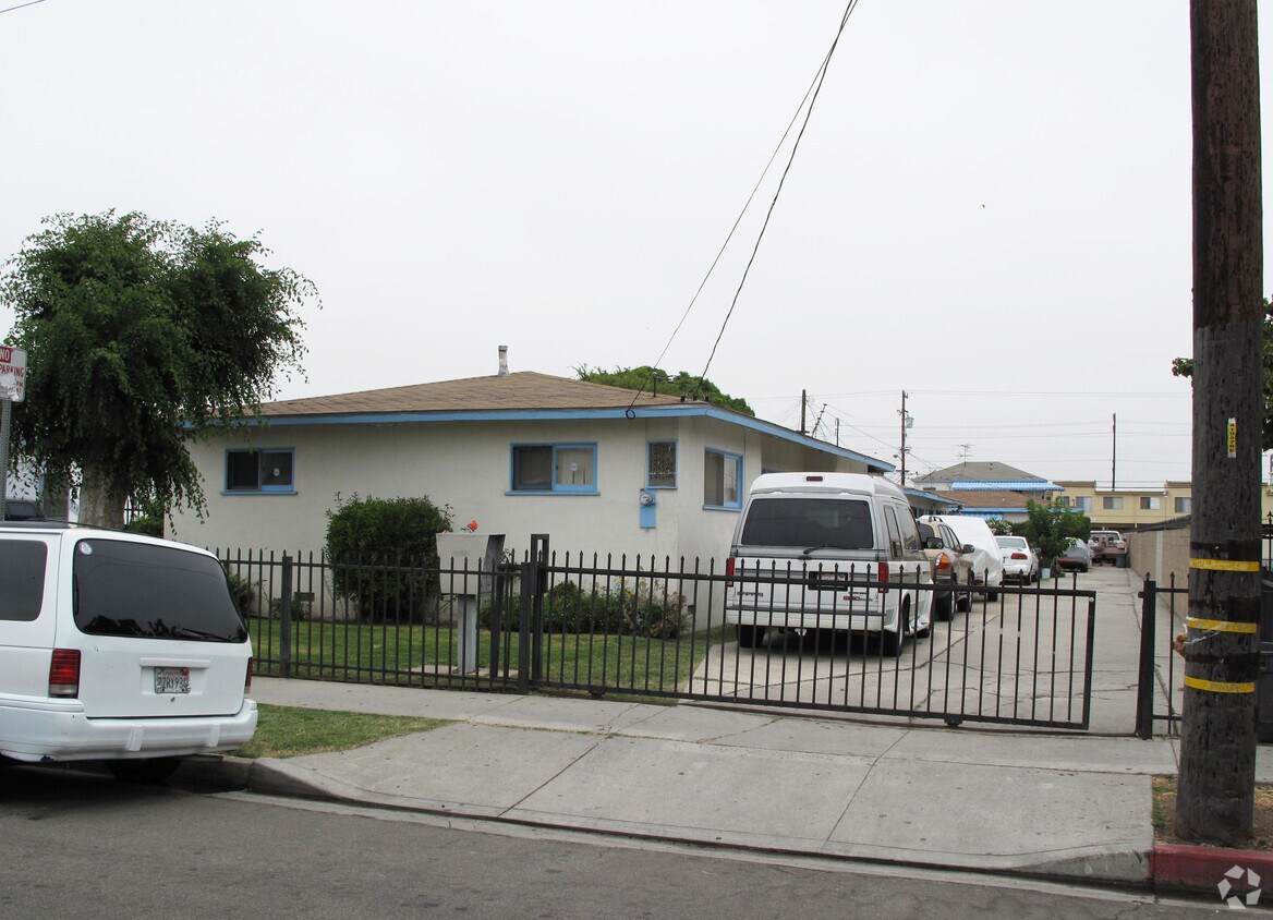 Foto principal - 14922-14924 Chadron Ave