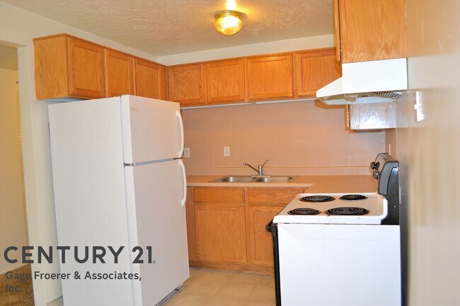 Building Photo - 350 E 4850 S