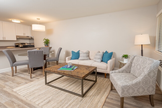 Building Photo - Ellinwood Apartments