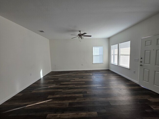 Foto del edificio - 4/2/2-Ready for Move In