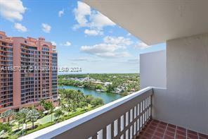 Foto del edificio - 90 Edgewater Dr