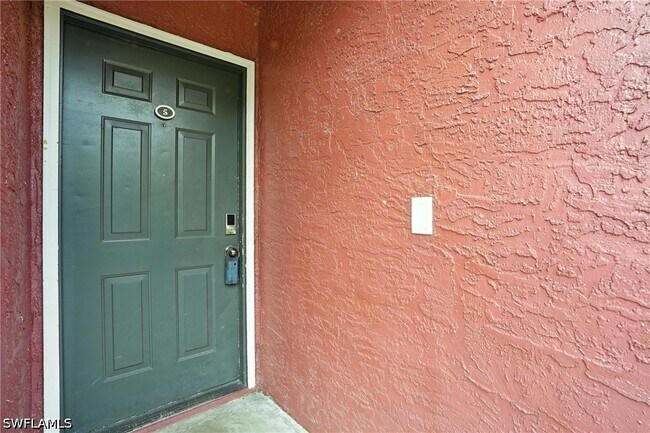 Building Photo - 201 Santa Clara Dr