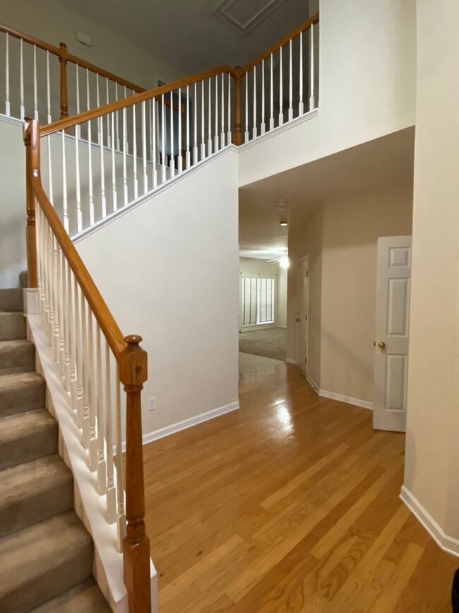 Building Photo - 2585 Chipping Ct