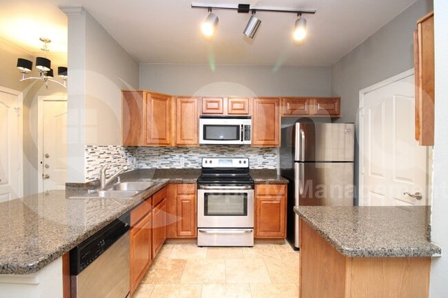Building Photo - 16013 S Desert Foothills Pkwy