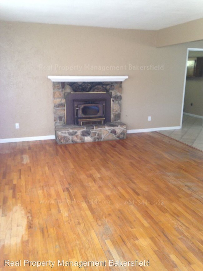 Foto del edificio - 8616 Butternut Ave