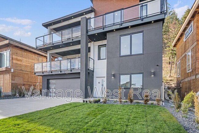 Building Photo - 3738 Astoria Dr