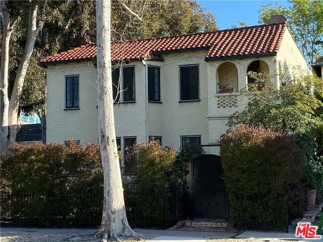 Building Photo - 601 Sweetzer Ave