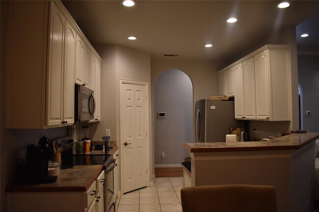 Building Photo - 1715 Canyon View Ct