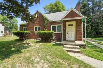 Building Photo - 822 Searles Rd