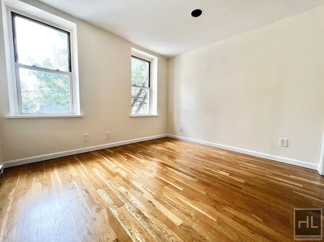 Foto del edificio - WEST BROADWAY