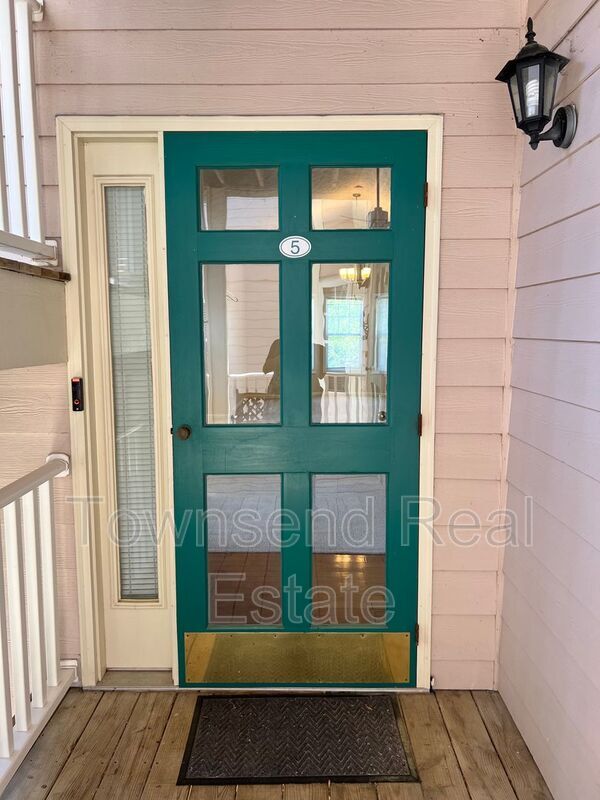 Foto del edificio - 824-5 Sage Creek Ln