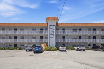 Building Photo - 1400 NE 57th St