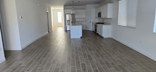 Building Photo - 2682 Highland Ave