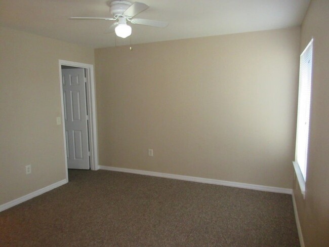Building Photo - 3551 D'Avinci Way