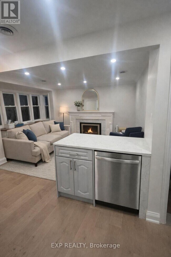 Building Photo - 11 Fairside Ave