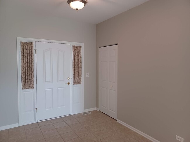 Building Photo - 24463 Tufton St
