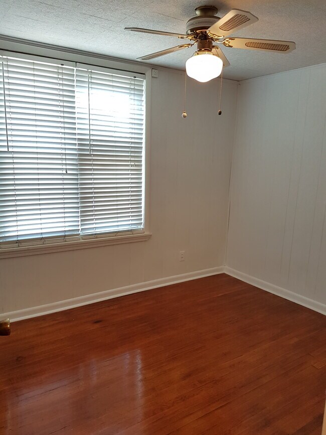 Building Photo - 3730 Richmond St