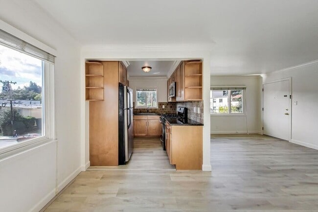 Building Photo - 1549 San Carlos Ave