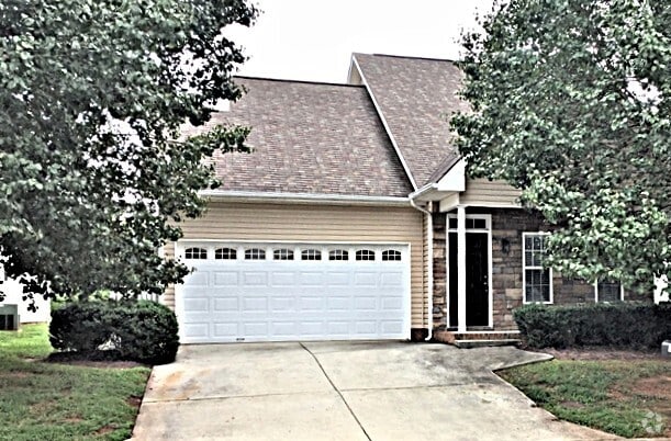 Building Photo - 121 Cameron Way Cir
