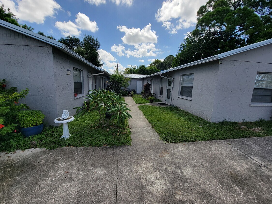 Primary Photo - 4411 York Dr