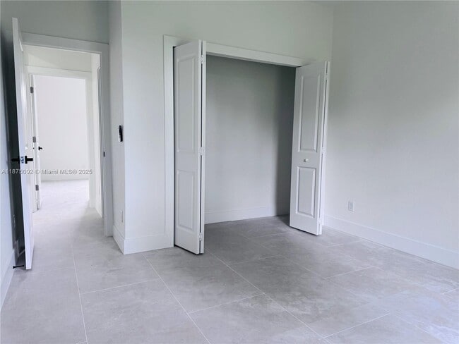 Foto del edificio - 3313 67th St W