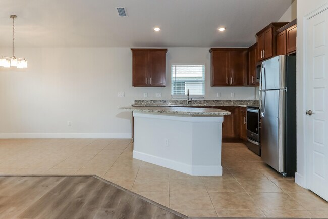 Building Photo - 5317 San Benedetto Pl