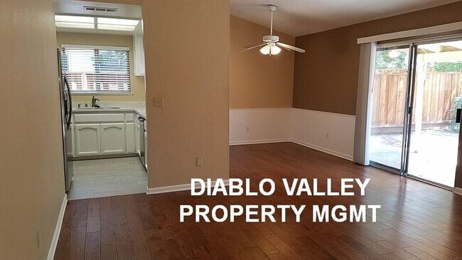 Building Photo - 560 Magnolia Ln