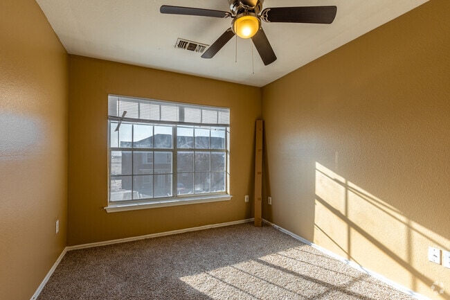 3 habitaciones, 2,5 baños - 111,5 m² - Dormitorio principal - Arbor Terrace Townhomes