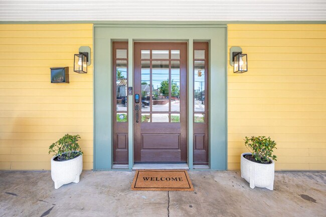 Foto del edificio - 500 W Rosemary St