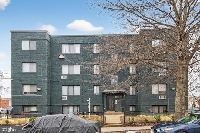Foto del edificio - 4430 Martin Luther King Jr Ave SW