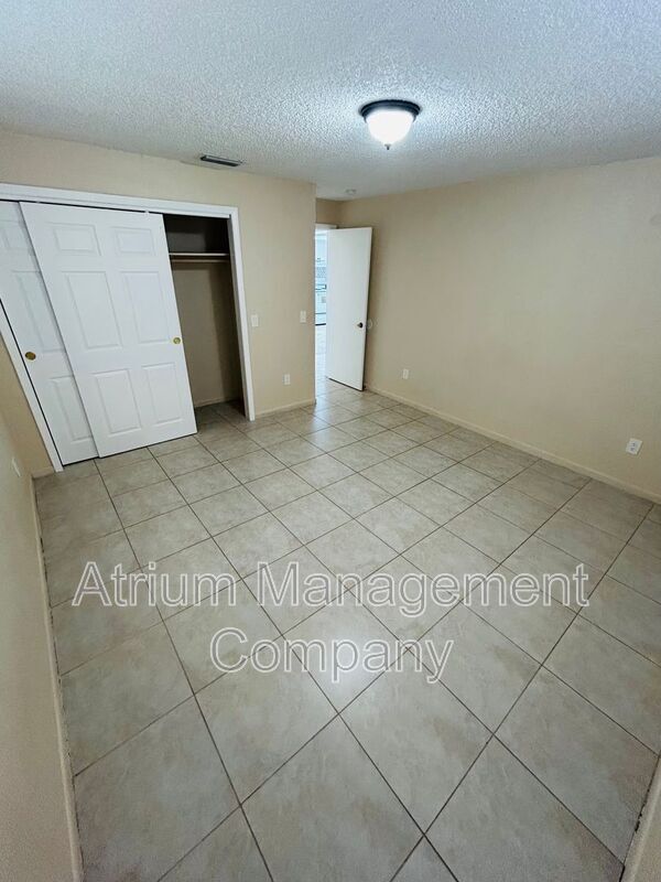 Building Photo - 2648 South Dr