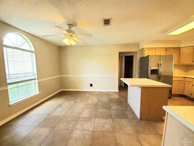 Foto del edificio - 9000 Bluebay Ln