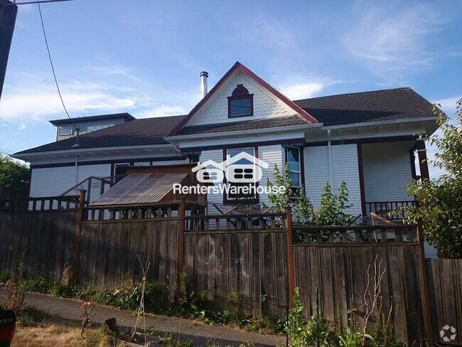 Building Photo - 128 22nd Ave